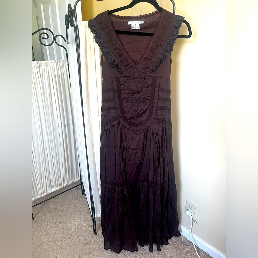 Lovely and light brown dress.